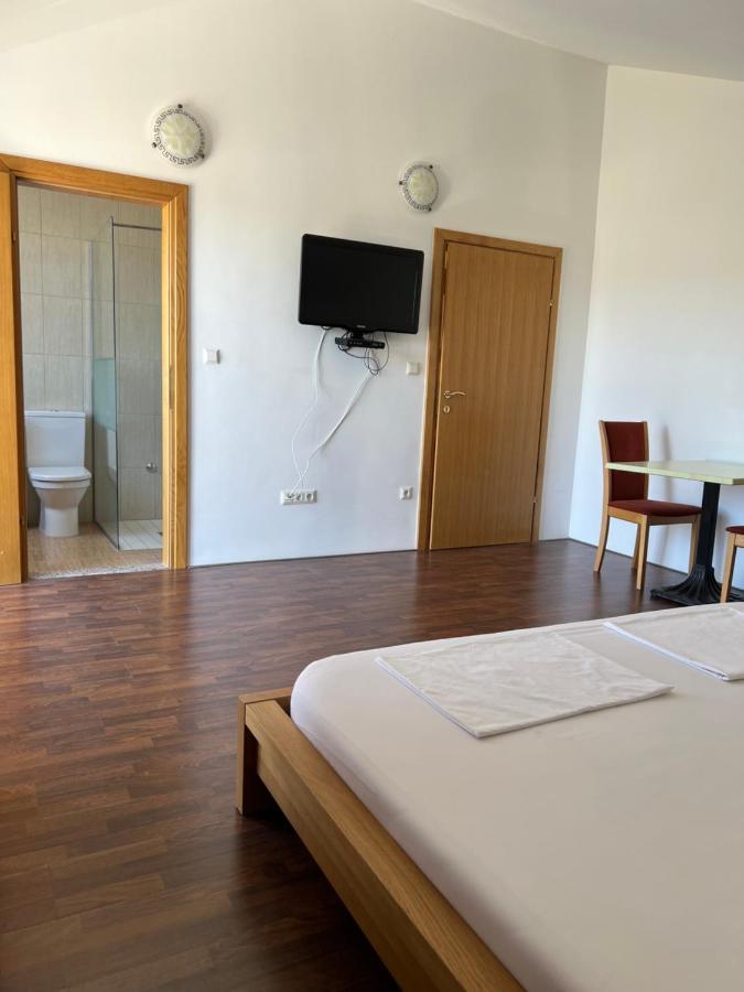 Studio Apartman Cesarica Eksteriør billede